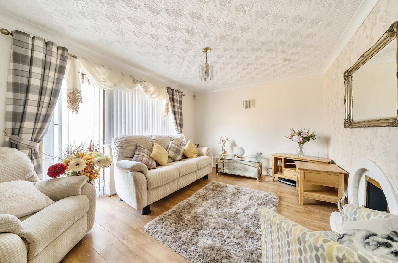 Penrhiw Road, Morriston, Swansea, SA6 6BS